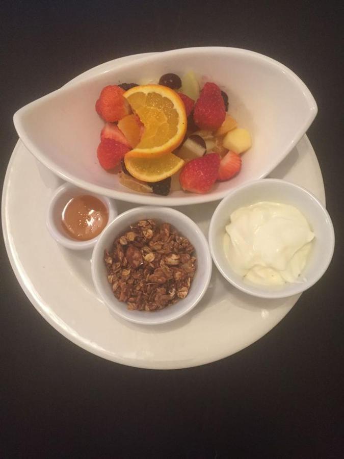 מלון בלינרוב The Bowers Bar & Restaurant מראה חיצוני תמונה